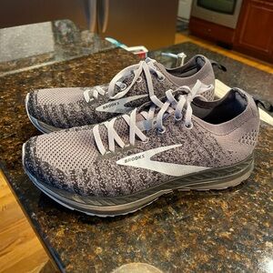 Brooks Bedlam 2 - Ladies size 10